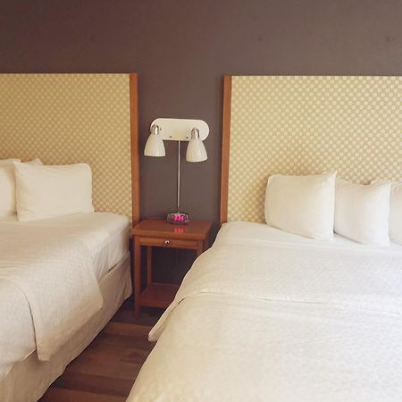 Travelodge By Wyndham Edmonton West Extérieur photo
