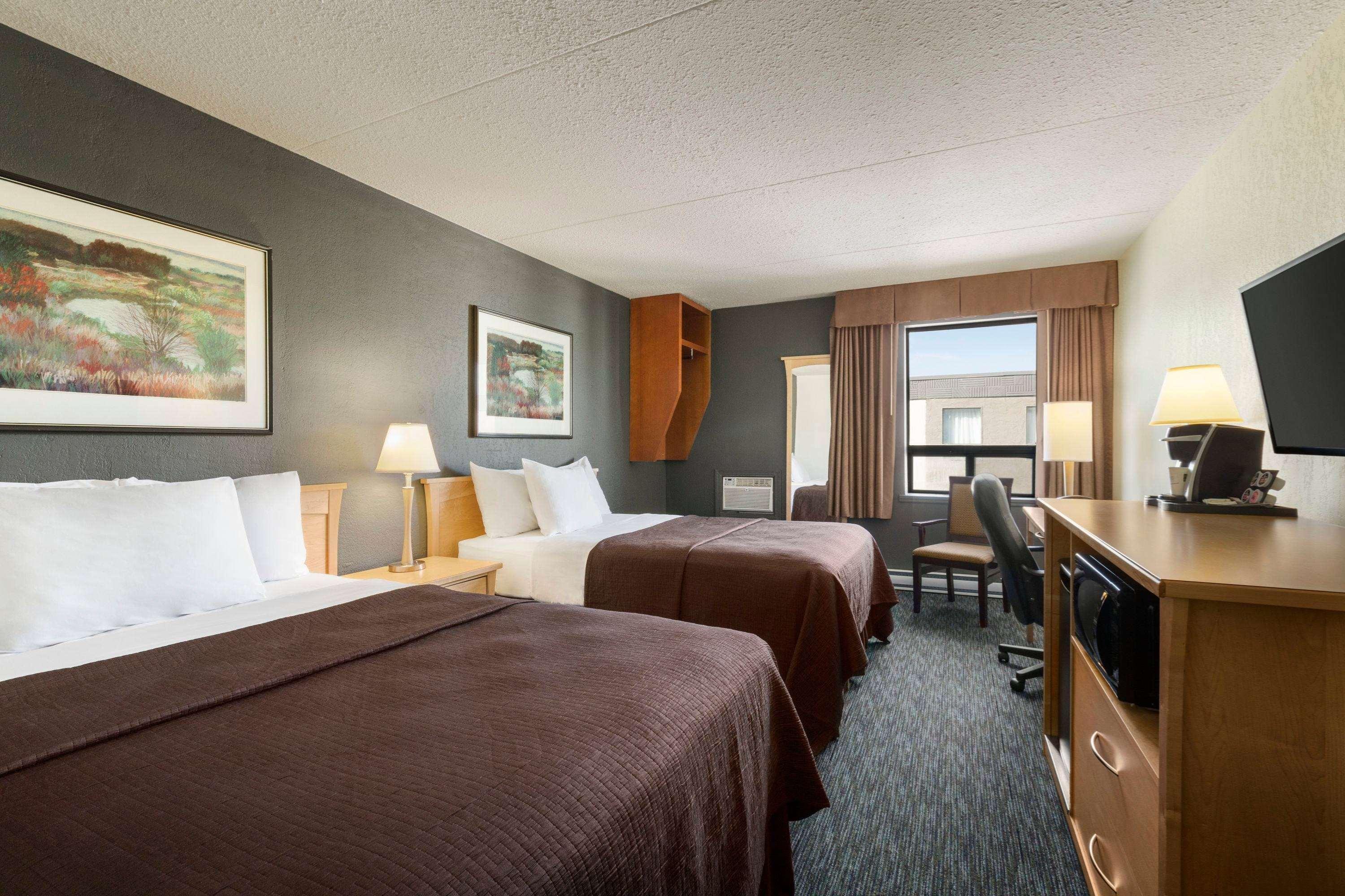 Travelodge By Wyndham Edmonton West Extérieur photo