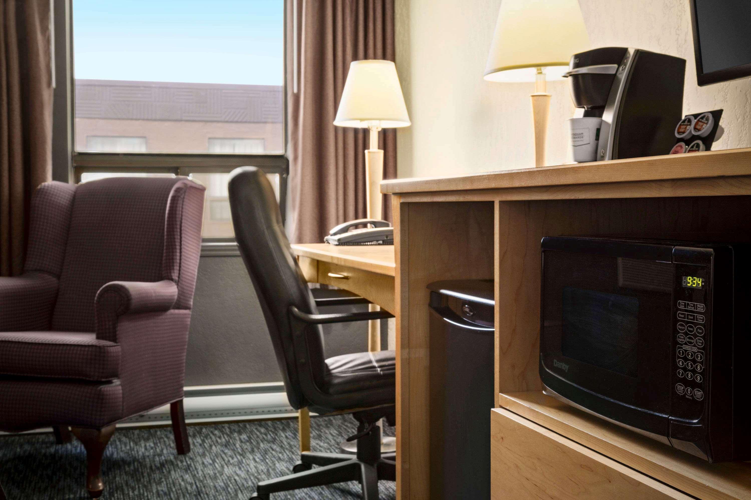 Travelodge By Wyndham Edmonton West Extérieur photo