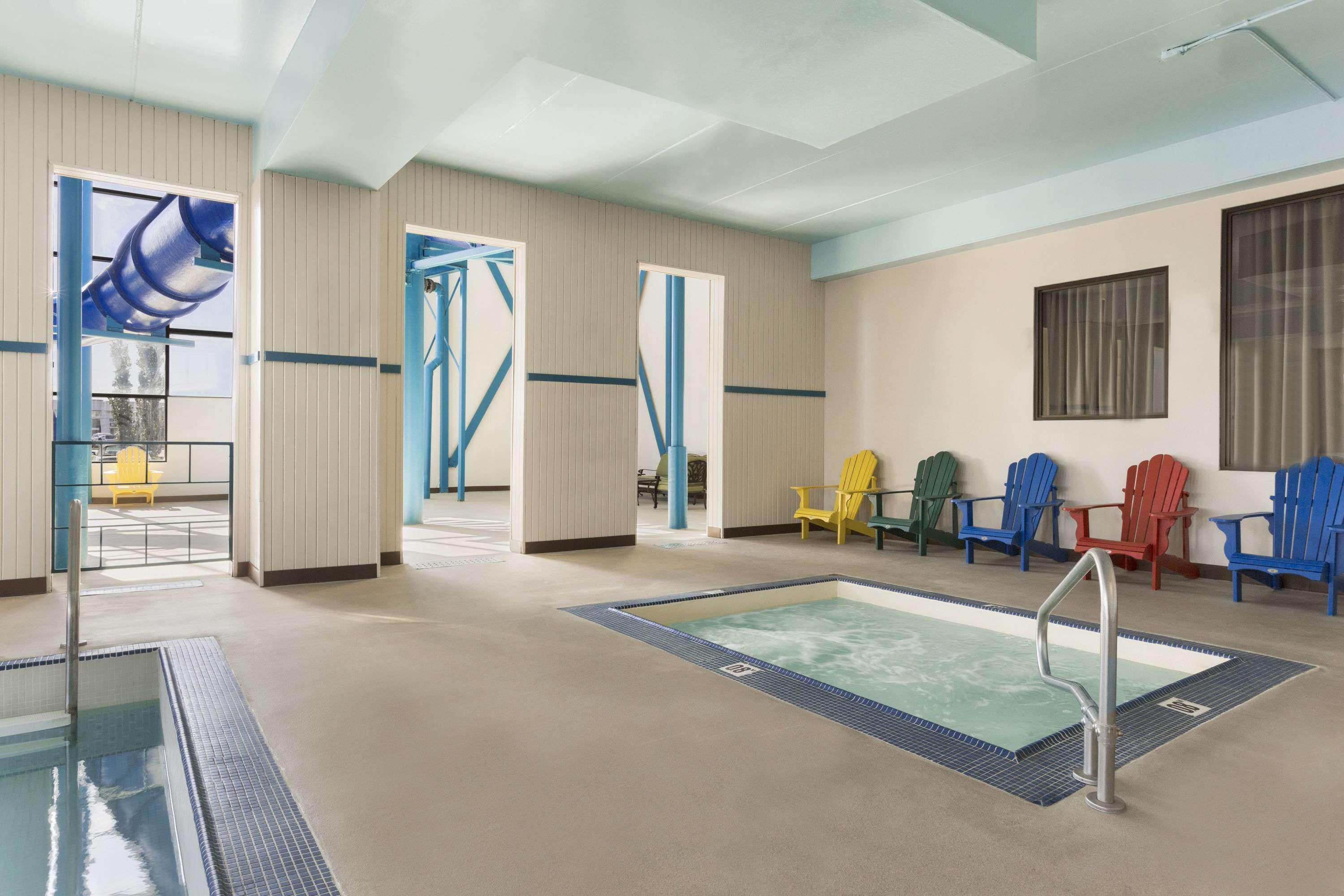 Travelodge By Wyndham Edmonton West Extérieur photo