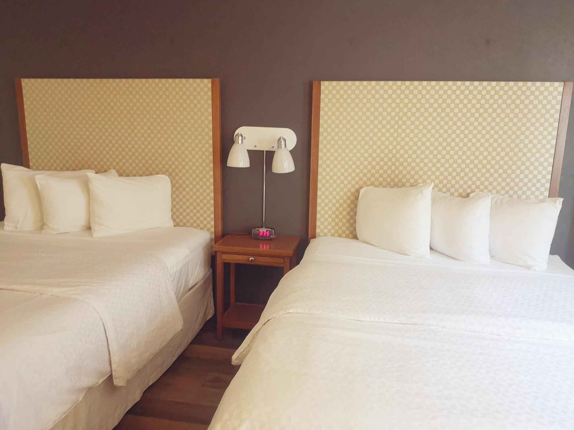 Travelodge By Wyndham Edmonton West Extérieur photo
