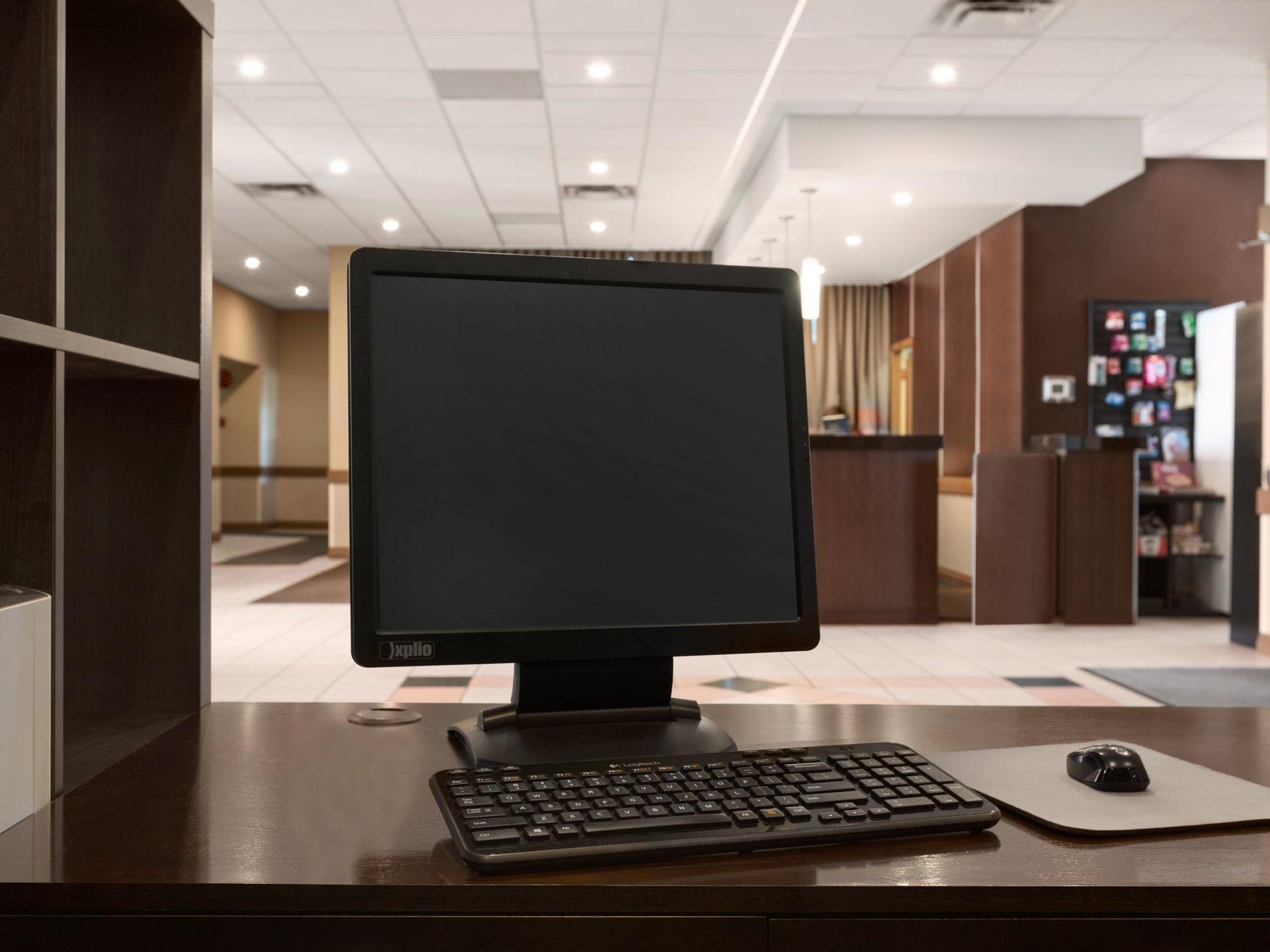 Travelodge By Wyndham Edmonton West Extérieur photo