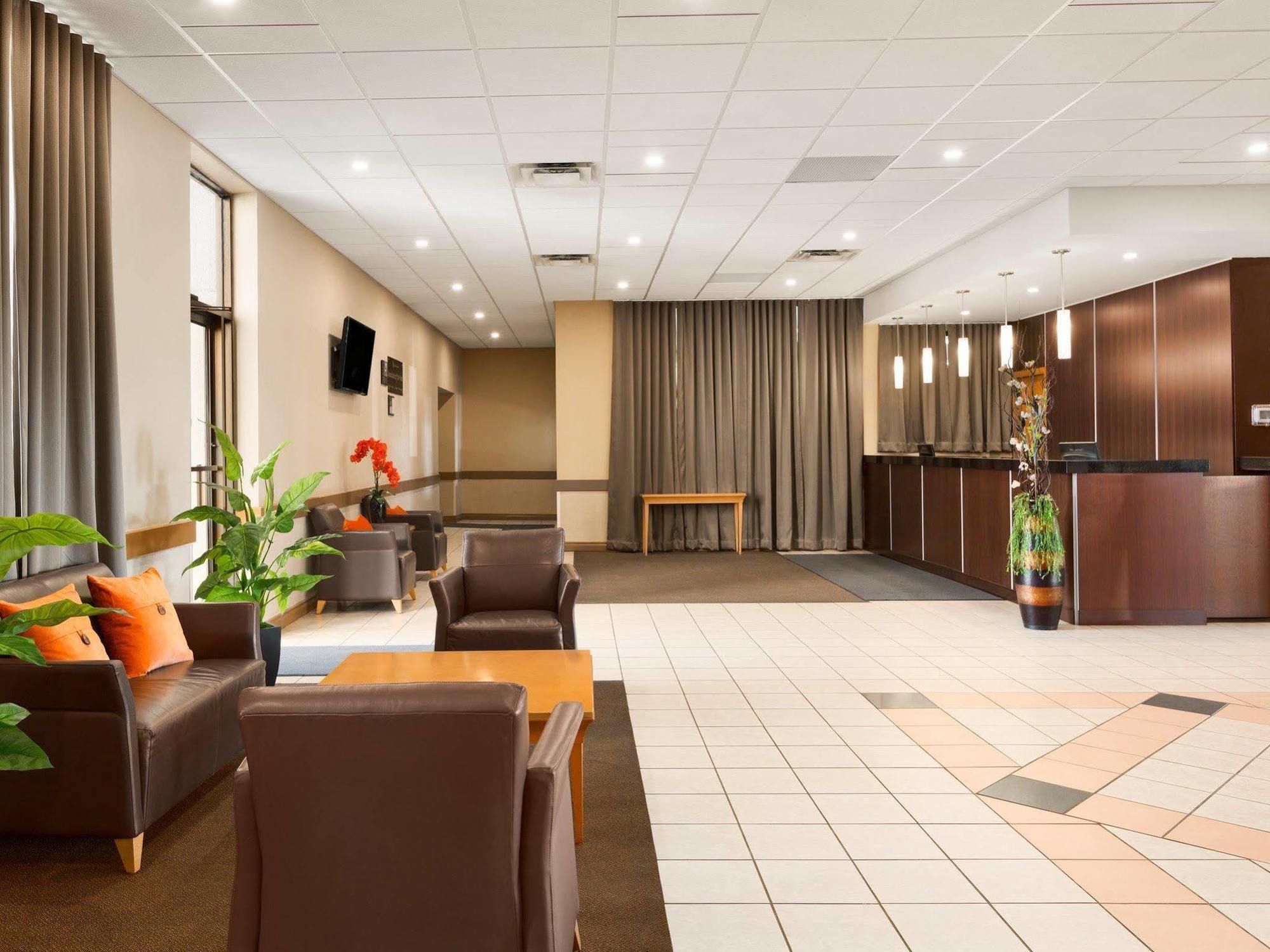 Travelodge By Wyndham Edmonton West Extérieur photo