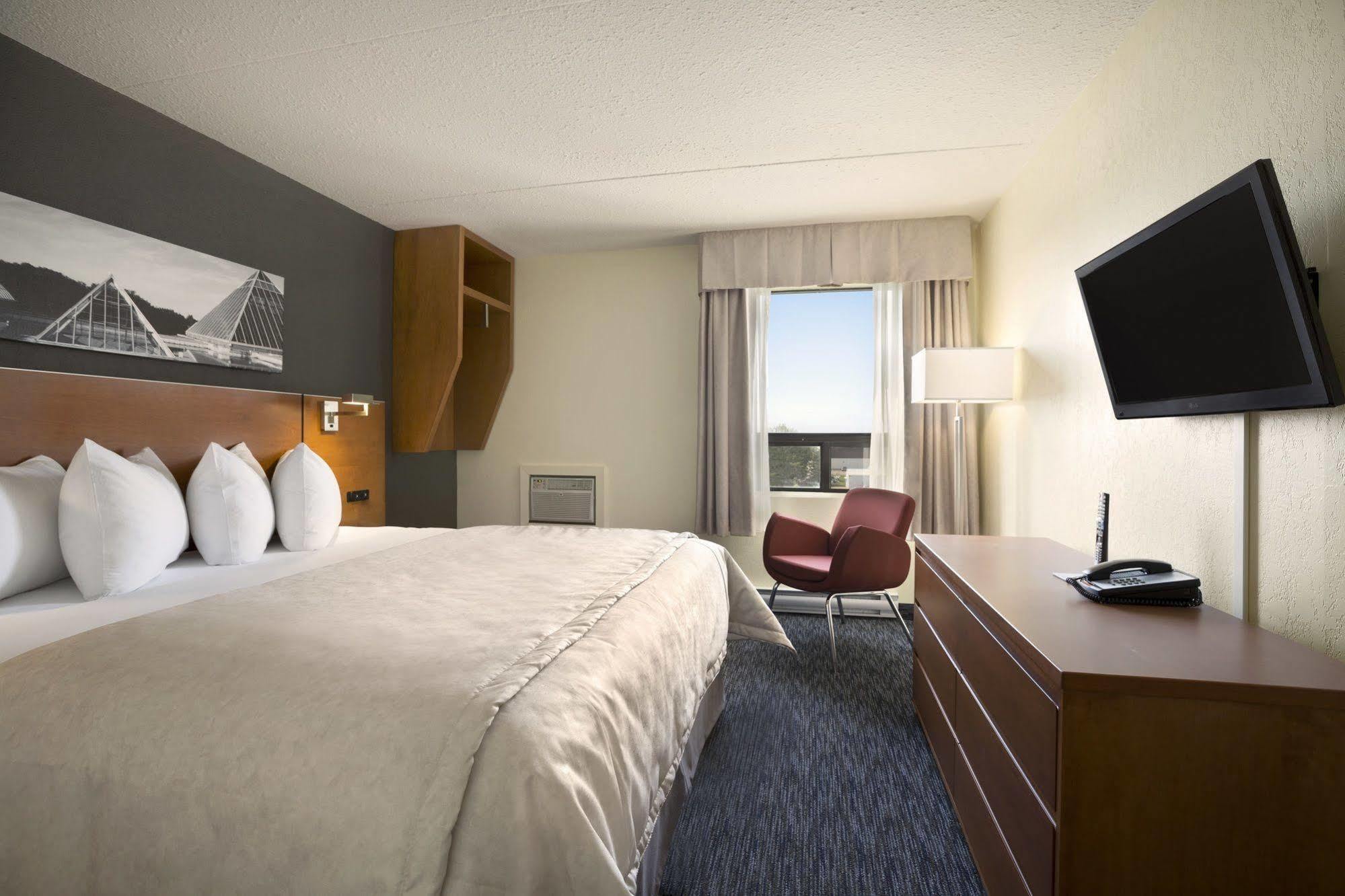 Travelodge By Wyndham Edmonton West Extérieur photo