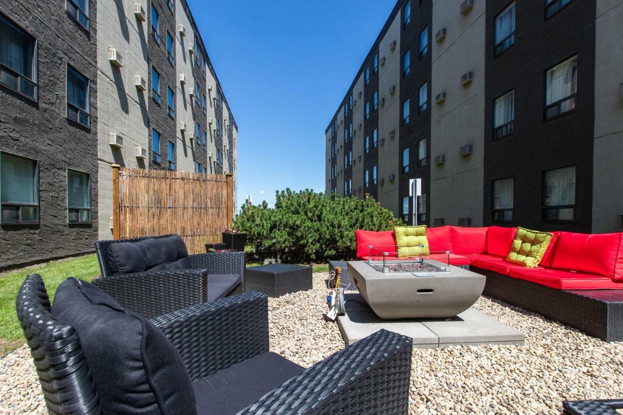 Travelodge By Wyndham Edmonton West Extérieur photo